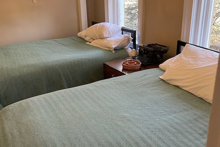 Room 49 of 99