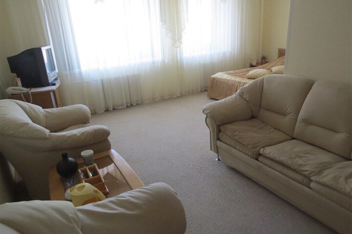 Room 7 of 38