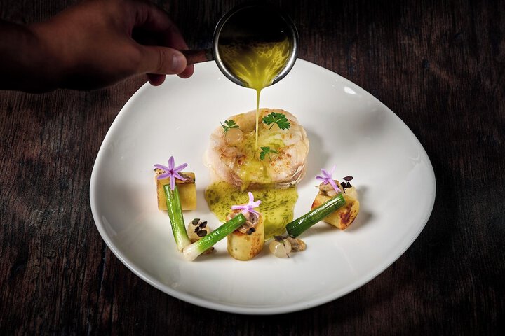 Dining 37 of 50