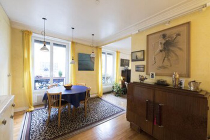 Room 5 of 18