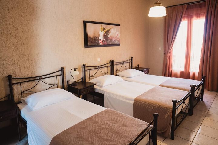Room 2 of 25