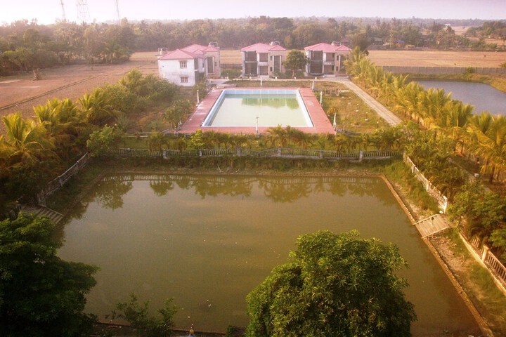 Pool 24 of 65