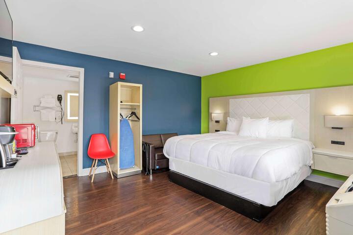 Room 26 of 28