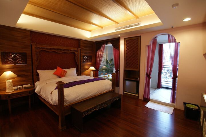 Room 10 of 37