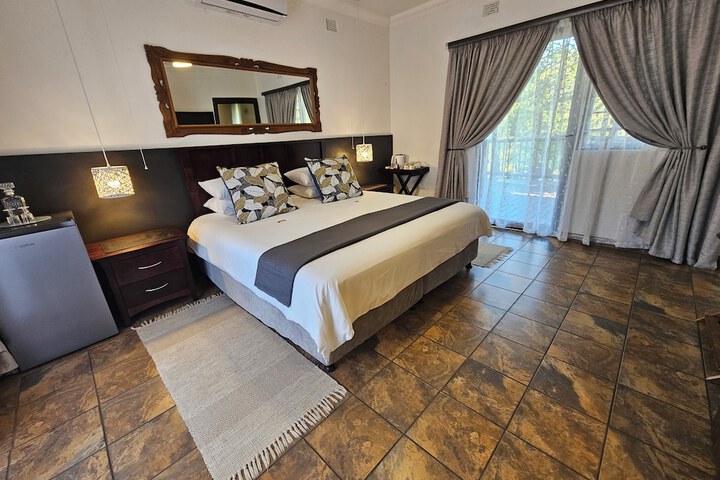 Room 3 of 181