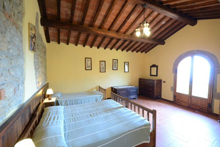 Room 9 of 90