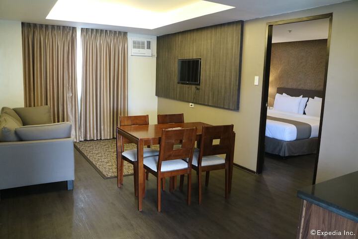 Room 21 of 40