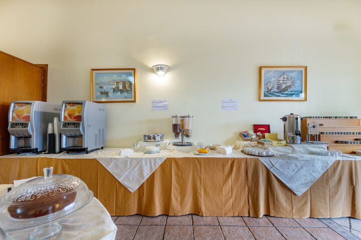 Breakfast/Coffee Service 59 of 104