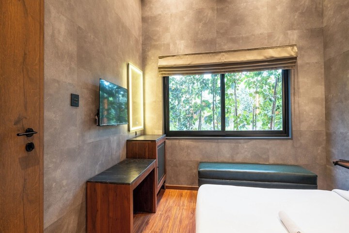 Room 18 of 60