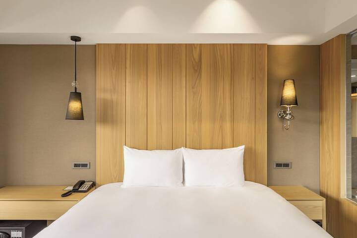 Room 44 of 108