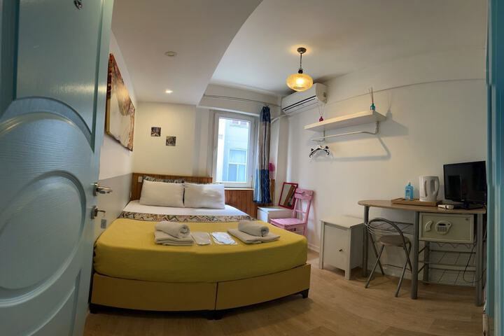 Room 7 of 23