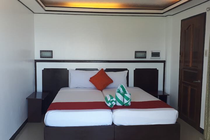 Room 40 of 83
