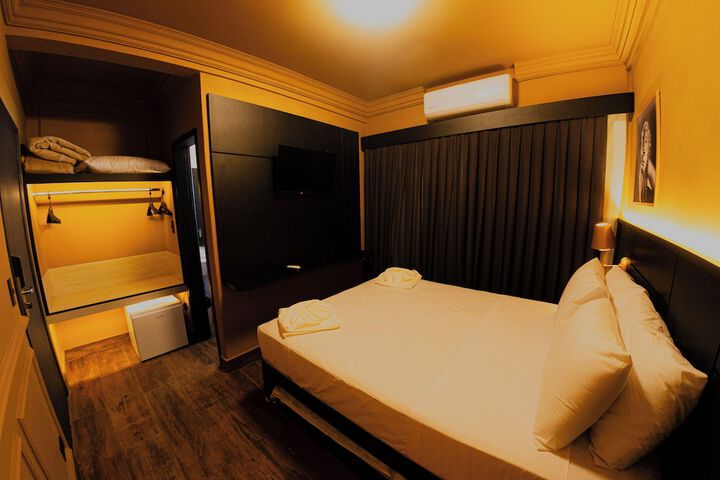 Room 18 of 30
