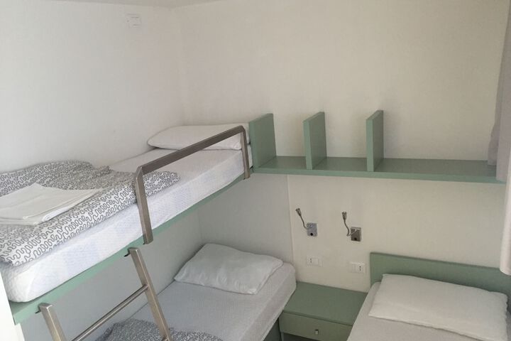 Room 16 of 227