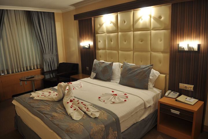 Room 12 of 34