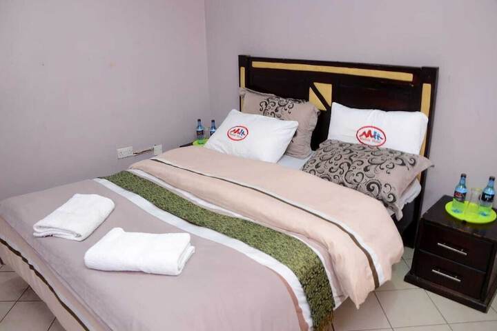 Room 5 of 37