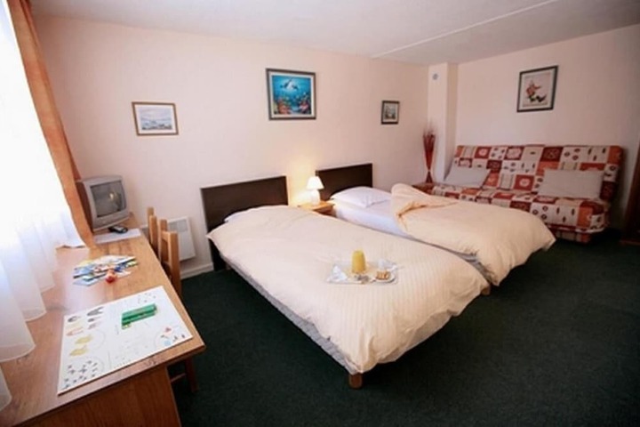 Room 3 of 18