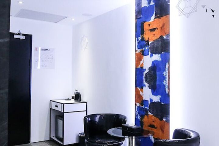 Room 42 of 99