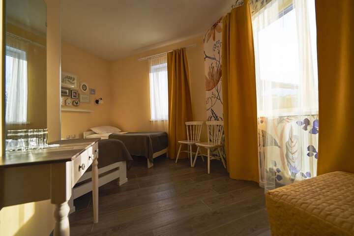 Room 5 of 38