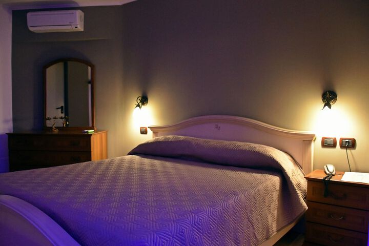 Room 18 of 72