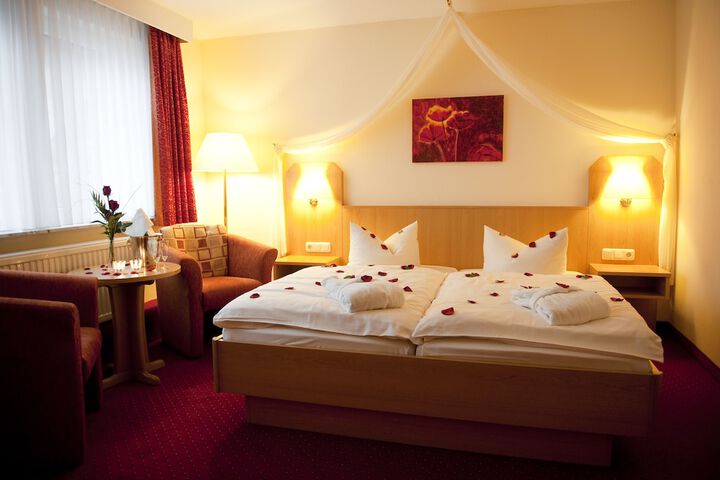 Room 3 of 44