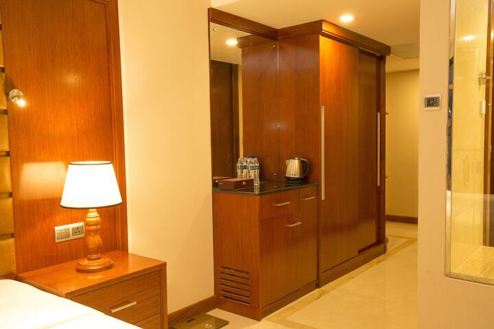 Room 33 of 89