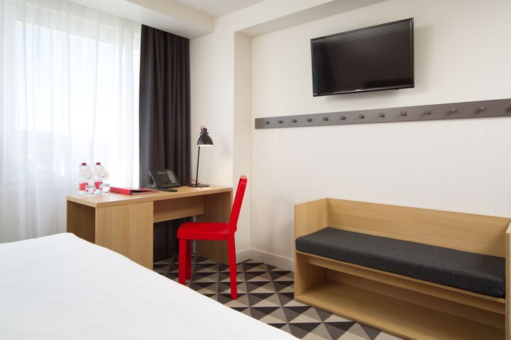 Room 21 of 48