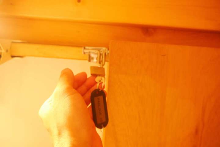 Room 17 of 87