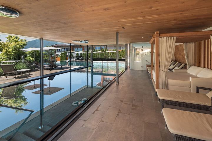Pool 40 of 104