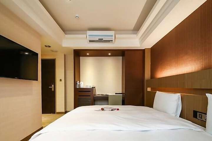 Room 36 of 72