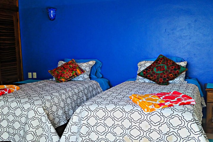 Room 5 of 93