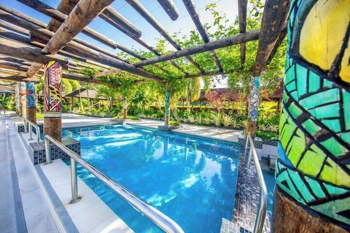 Hotel with Pool