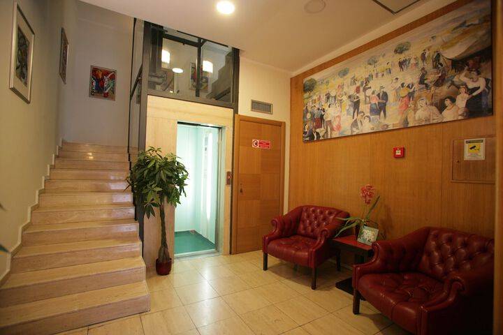 Hotel 2 of 31