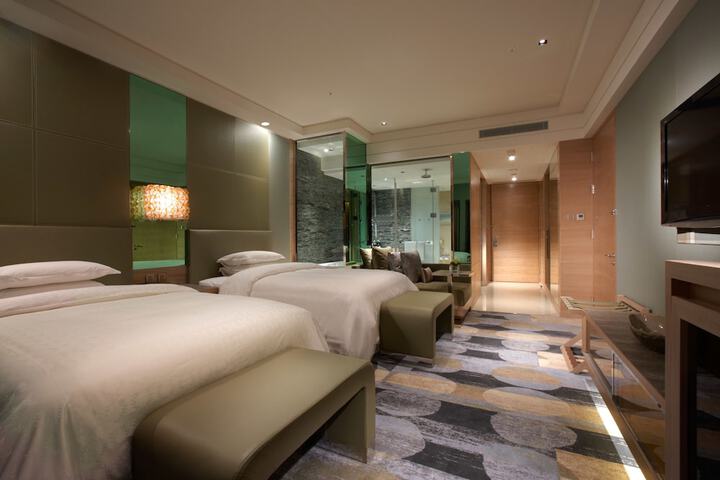 Room 4 of 52