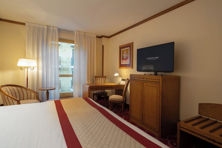 Room 16 of 41