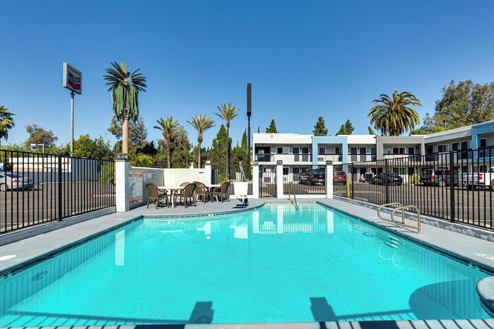 Pools & Facilities