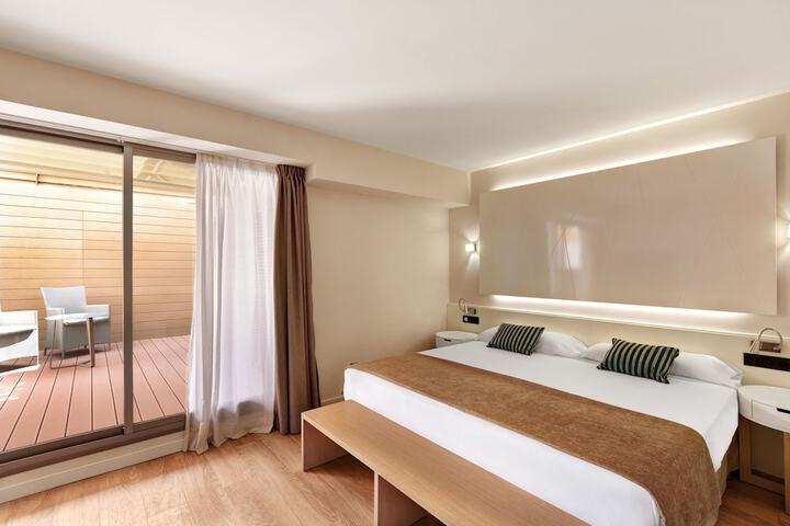 Room 10 of 65