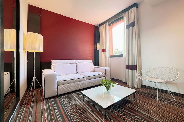 Room 27 of 55