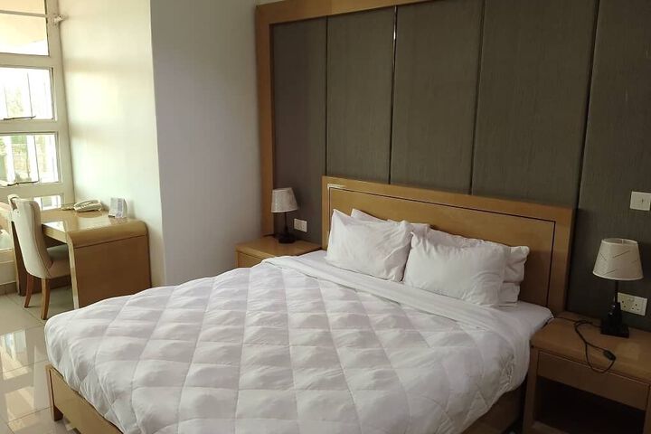 Room 25 of 35