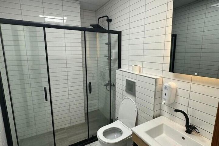 Room 15 of 18