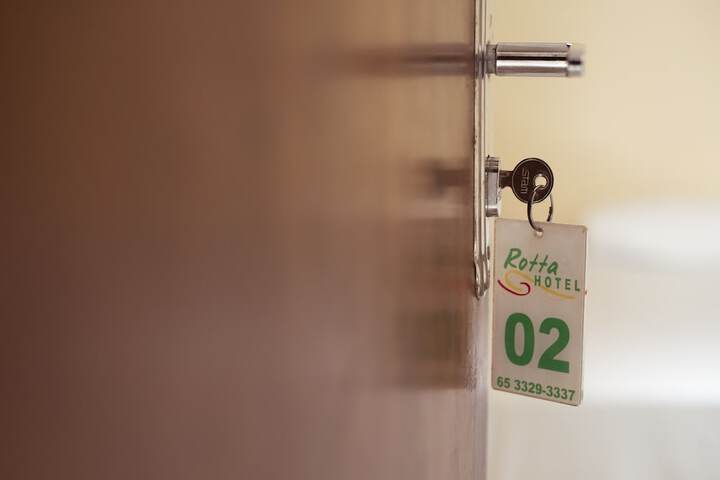 Room 12 of 37