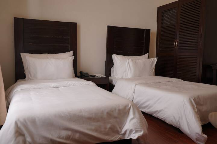 Room 2 of 20
