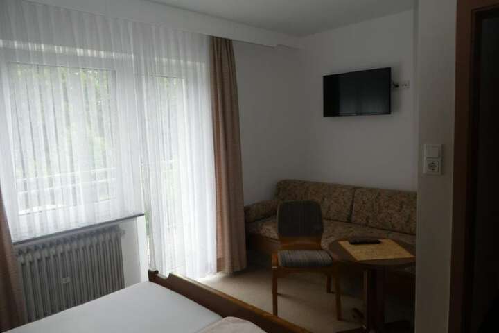 Room 6 of 22