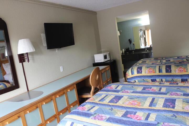 2 Double Beds (11 of 19)