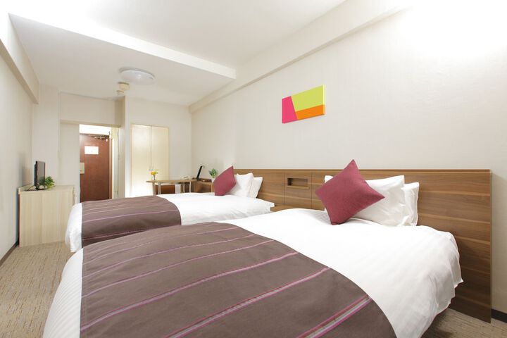 Room 4 of 34