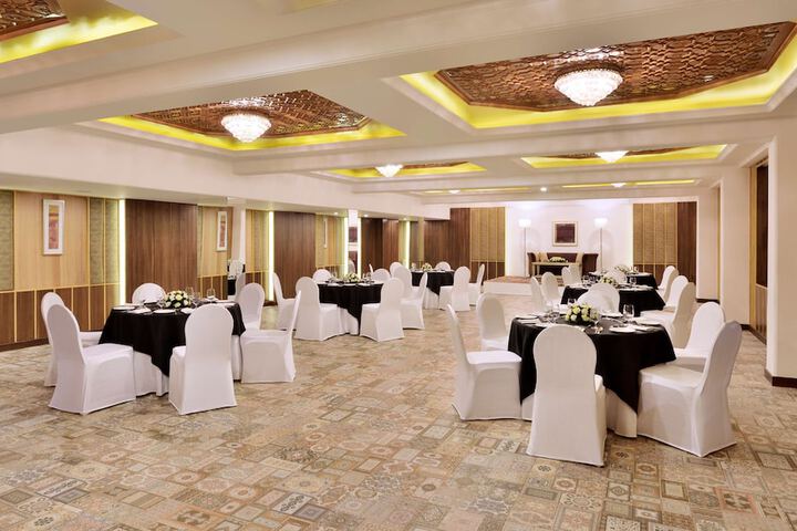Ballroom/Hall 41 of 49