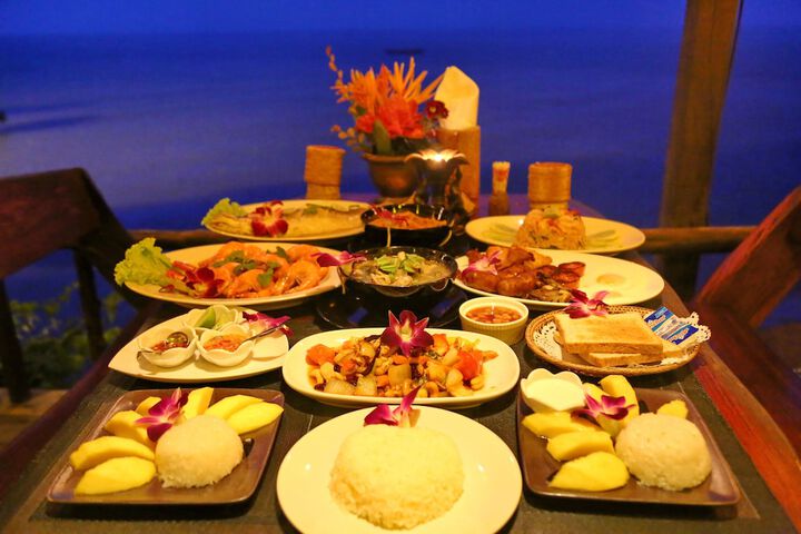Dining 44 of 73