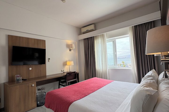 Room 35 of 124
