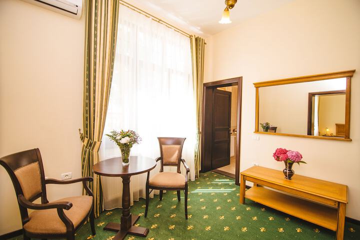 Room 40 of 90