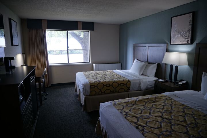 Room 13 of 66